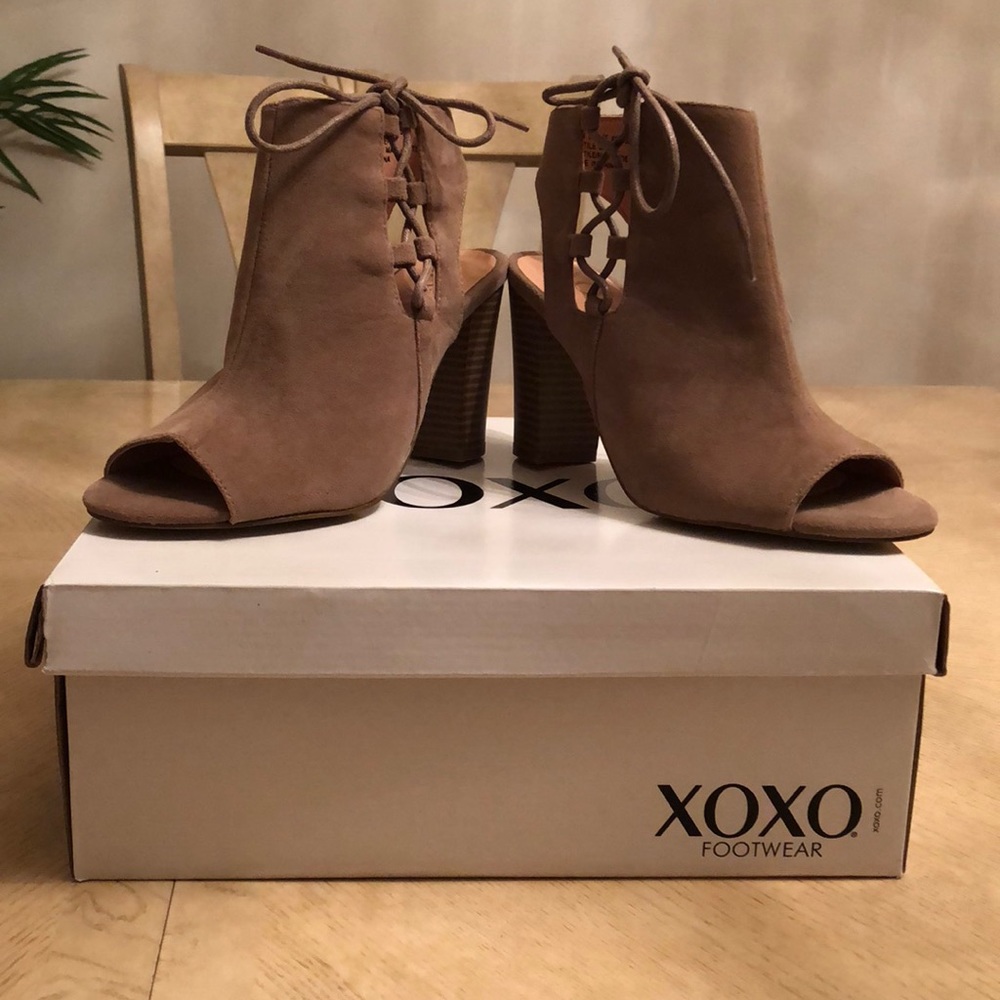 XOXO Fall Booties Size 6.5